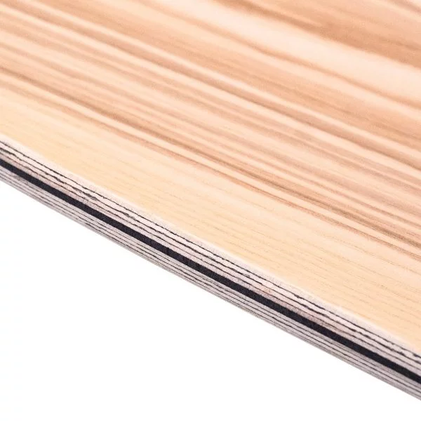 Strati di legno certificato di un Surfskate Sandy Shapes, color frassino naturale